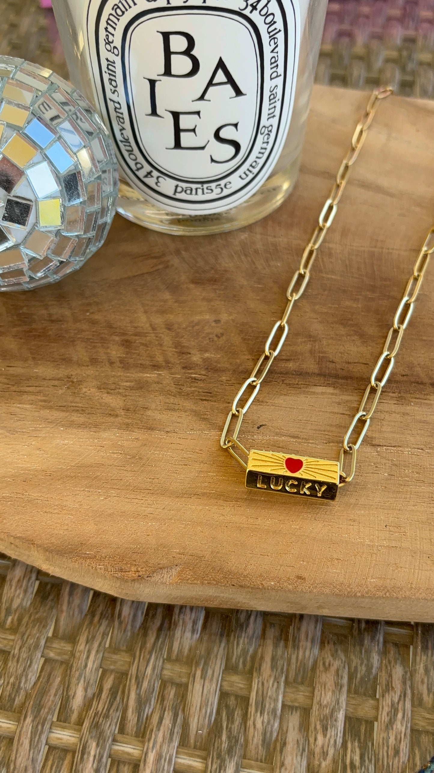Collier Lily